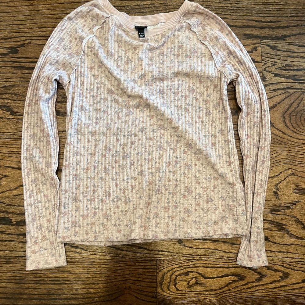 super cute ,Art class brand , floral, waffle weave top